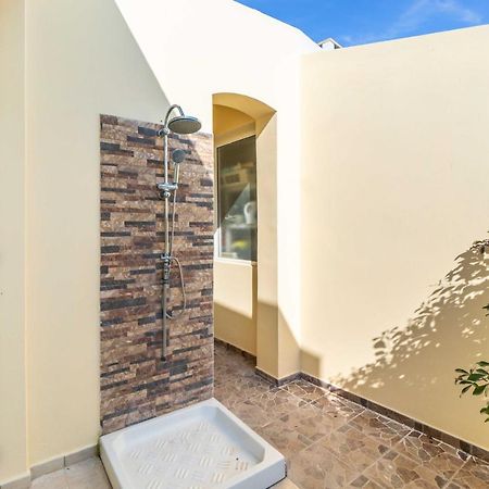 Tequila Sunrise Villa Coral Bay Bagian luar foto