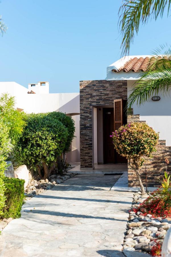 Tequila Sunrise Villa Coral Bay Bagian luar foto