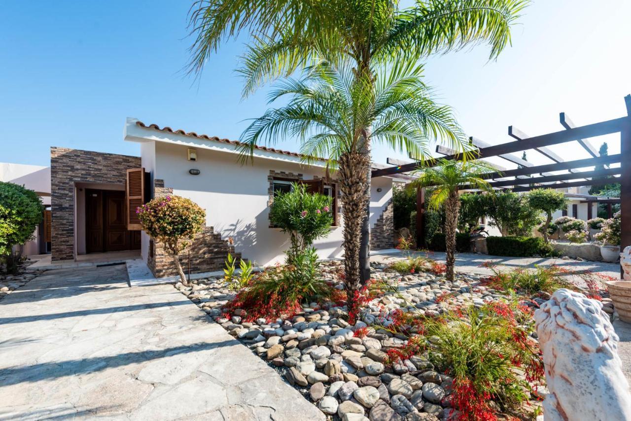 Tequila Sunrise Villa Coral Bay Bagian luar foto
